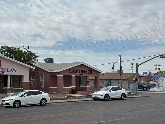 3rd image of 3004 E Yandell Dr