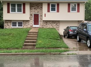 215 Riverside Dr, Jefferson City, MO 65101