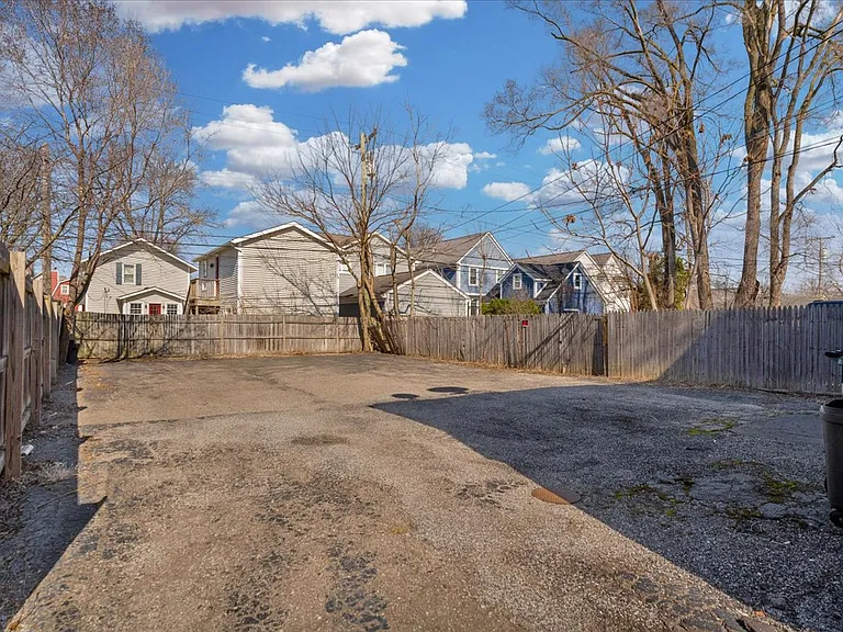 1407 E Forteen Mile Rd #2 — Photo 20