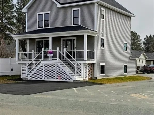 31 Niagara St, Fall River, MA 02721