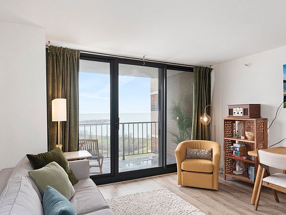 4th image of 3660 N Lake Shore Dr APT 2904