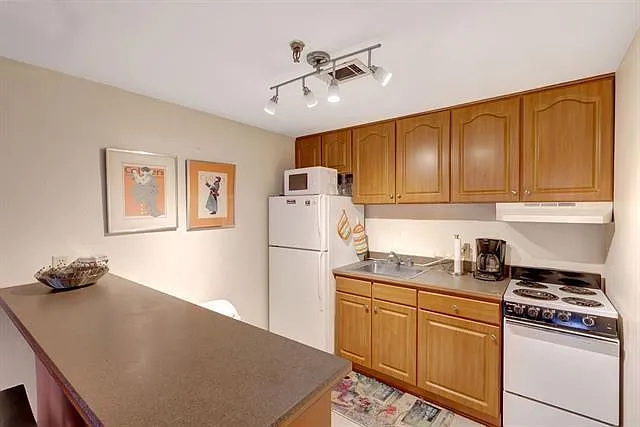 525 Conti St #4 — Photo 8