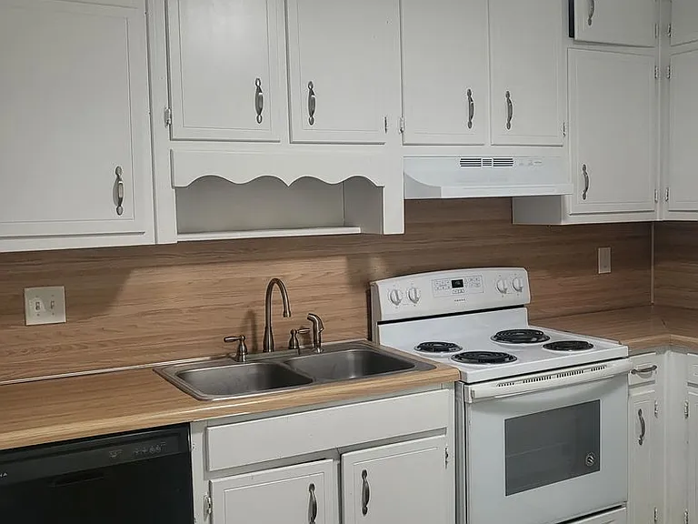 Southgate Way - 3540 Ranch — Photo 3