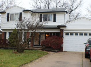 8737 Crestview Dr, Sterling Heights, MI 48312