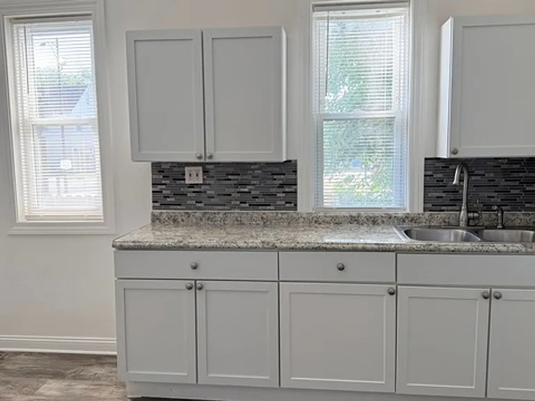 8438 S Baltimore Ave — Photo 13