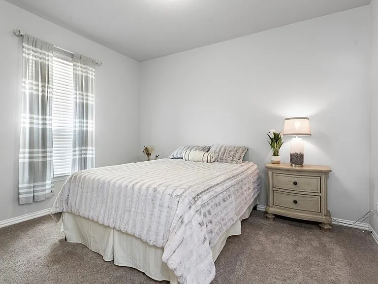 8045 Arezzo Dr — Photo 15