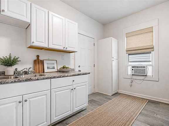 5th image of 3100-02 Orleans Ave