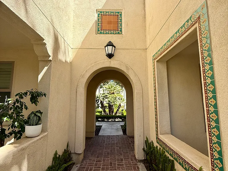 2903 W Edinger Ave — Photo 17