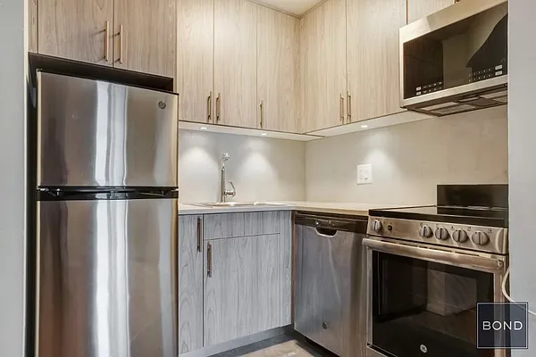 Rented by Bond New York | media 2