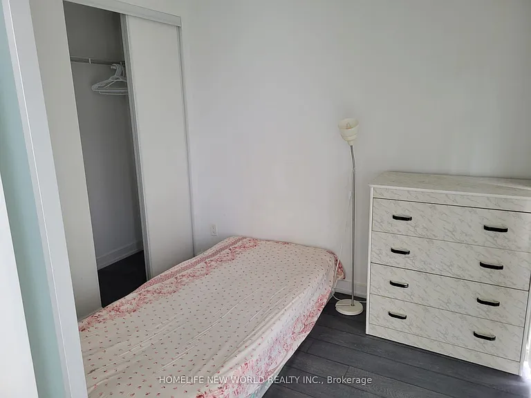 28 Wellesley St E #507 — Photo 14