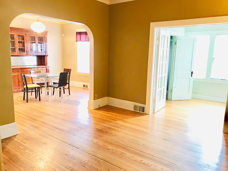 584 Rose Ave E #1 — Photo 1