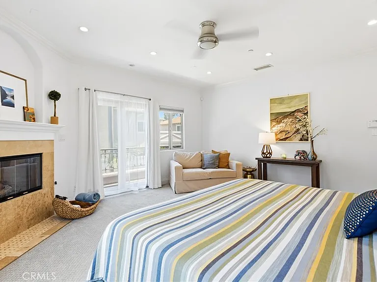1207 Harkness Ln — Photo 20