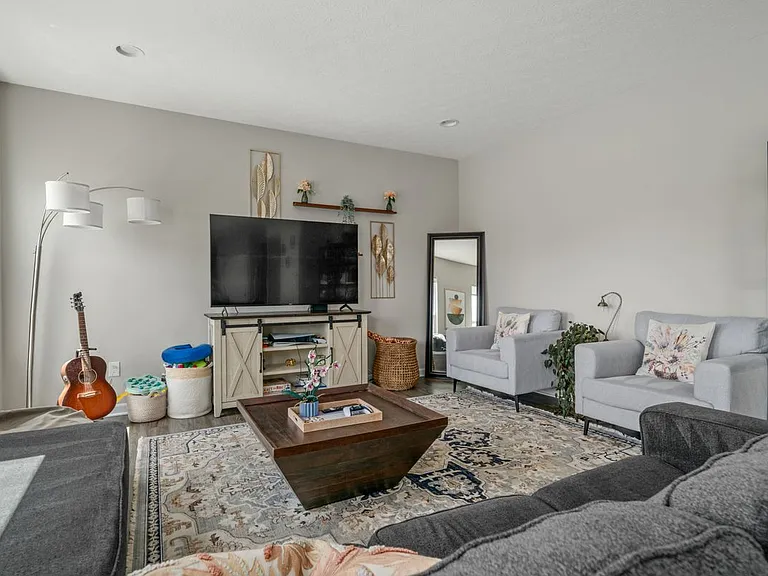 1033 Quarry Oak Dr — Photo 23