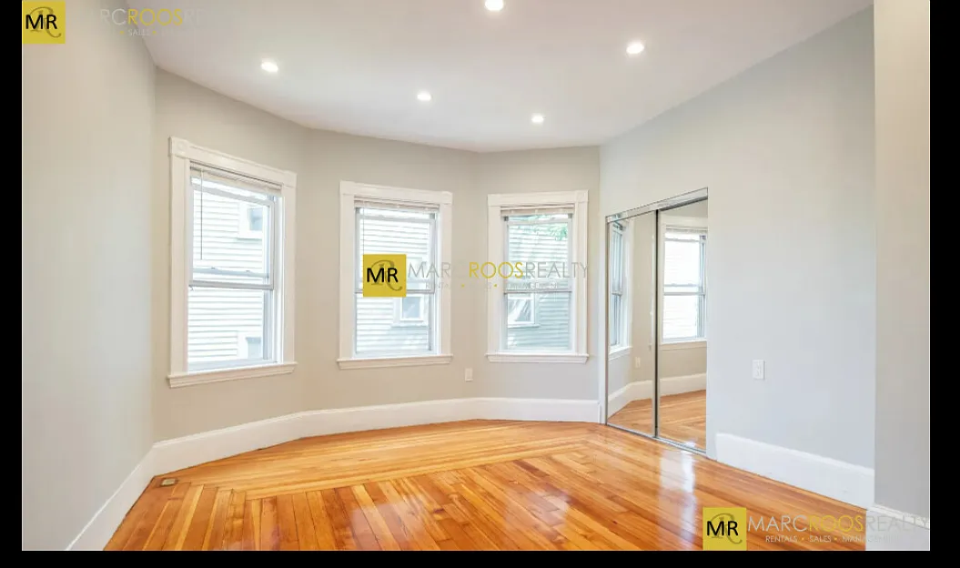 4 bed, 9999 sqft, $1,300 — Photo 2