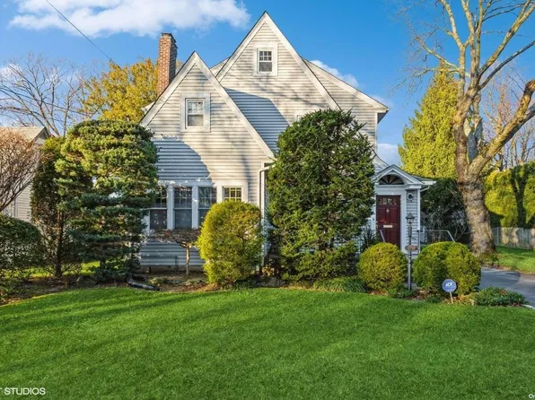 3155 Birch Place, Wantagh, NY 11793