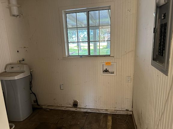 3rd image of 44068 Pine Flat Drive