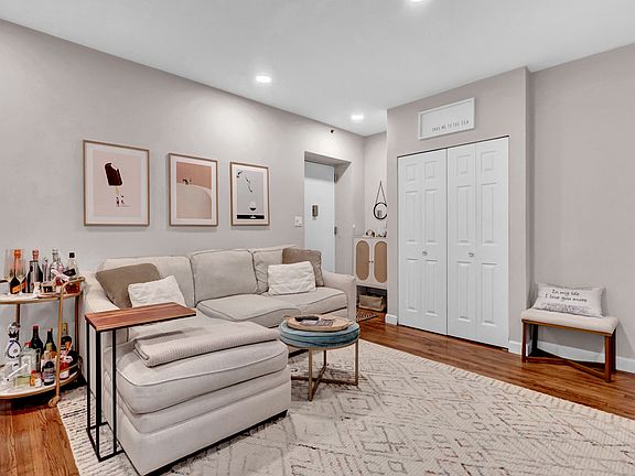 2nd image of 25 W Broadway APT 110