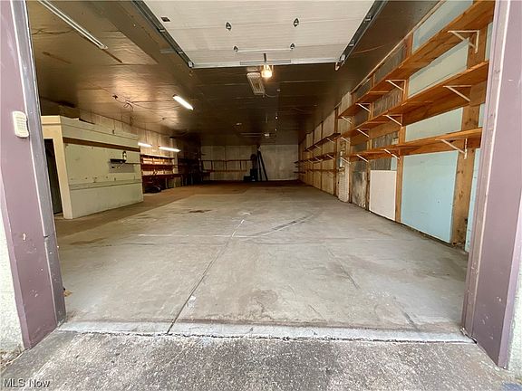 4th image of 319 Old North St