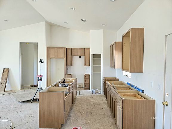 4th image of 623 S Alder Ln
