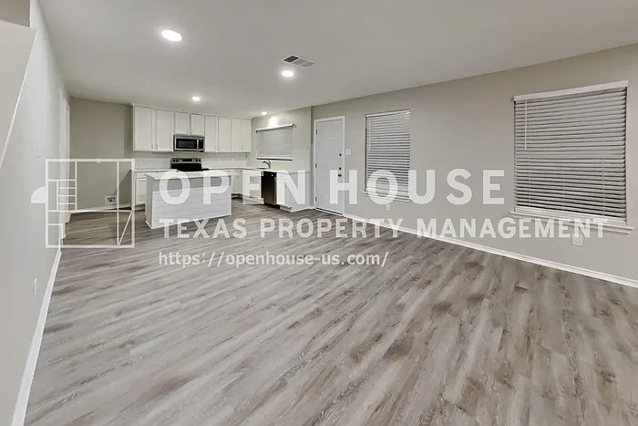 4 bed, 2.5 bath, 2661 sqft, $2,250 — Photo 4