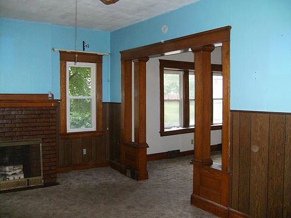 Living/dining rooms