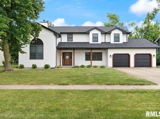 520 Teal Dr, Chatham, IL
