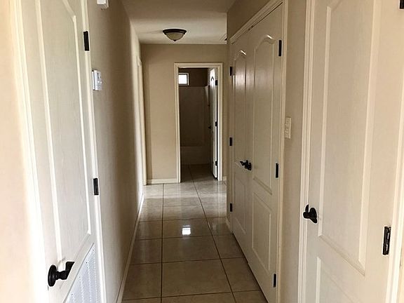 4th image of 1745 Rebecca Ln