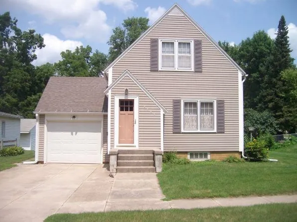 2405 6th St, Emmetsburg, IA 50536