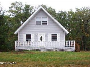 7 Forest Dr, Hawley, PA 18428