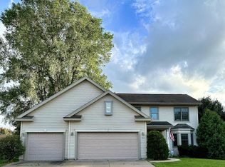 744 Shelly Ln, Onalaska, WI 54650