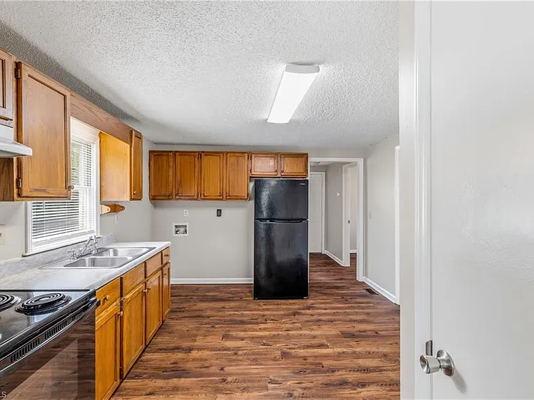 112 S Raleigh St — Photo 11