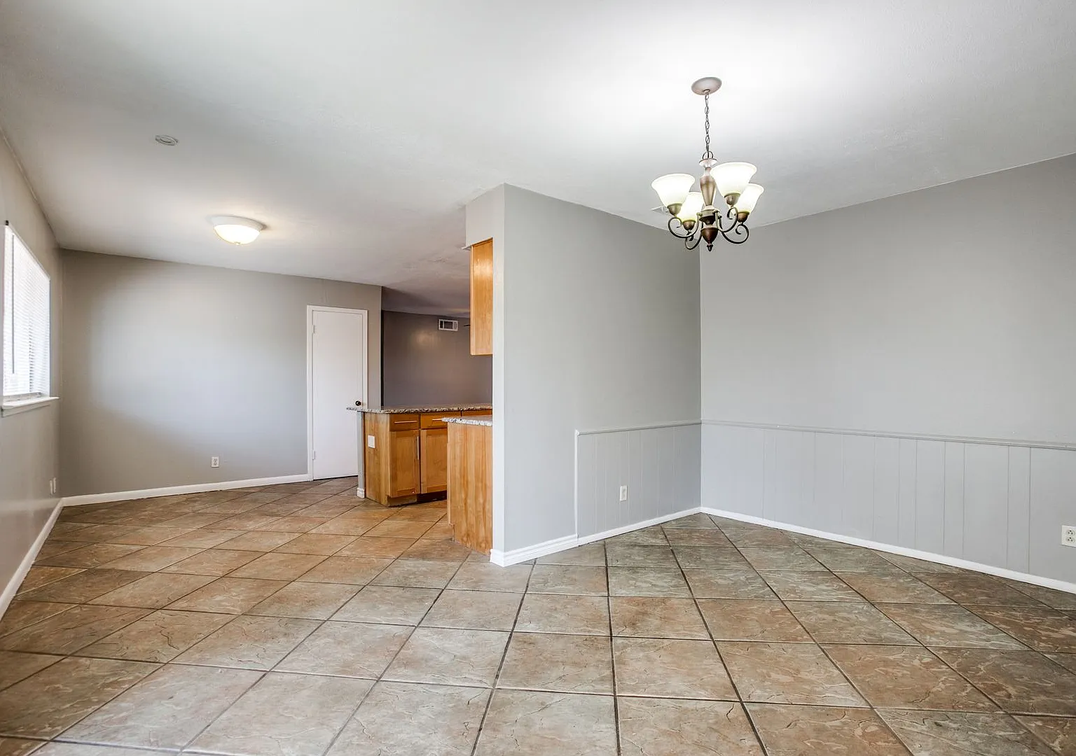 Single Story House in Garland w/ Great Yard Space — Photo 4