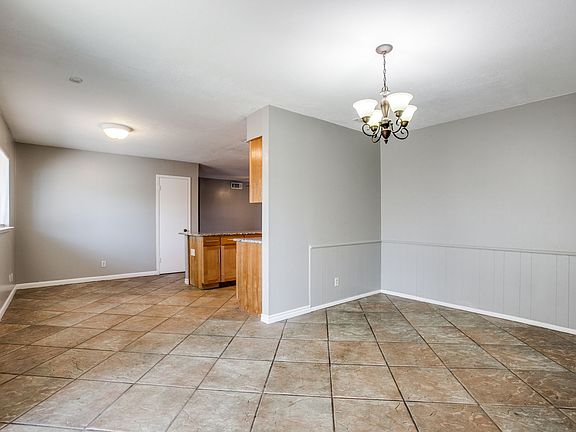 4th image of 4425 Windsor Dr