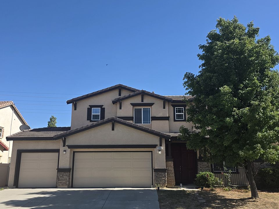 1st image of 200 Sweetleaf Ln