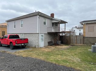 849 1/2 5th Ave, Coraopolis, PA 15108
