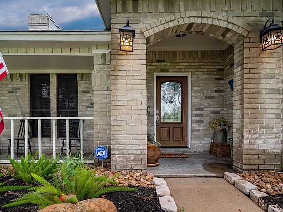 3rd image of 203 Timberlane Dr