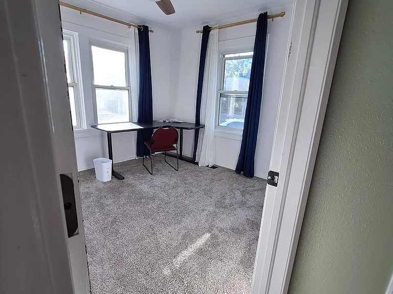 Front Bedroom pic 2. Desk included if wanted.