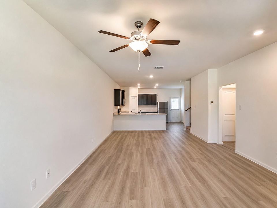 2nd image of 101 Hyacinth Way #1-L