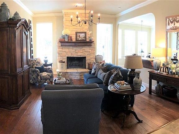 5th image of 17300 Medina Ln