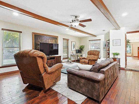 5th image of 700 Elmwood
