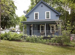 16 Oak St #A, Amesbury, MA 01913