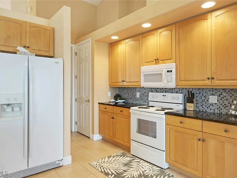 4114 NW 39th Ln — Photo 19