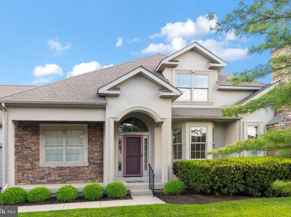 288 Country Club Dr, Telford, PA 18969