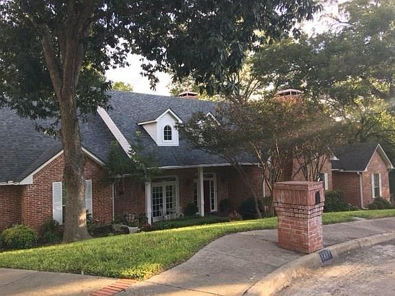 2nd image of 1401 Waterford Ct