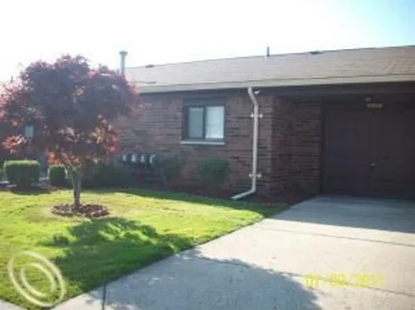 32728 Valley Dr, Warren, MI 48093