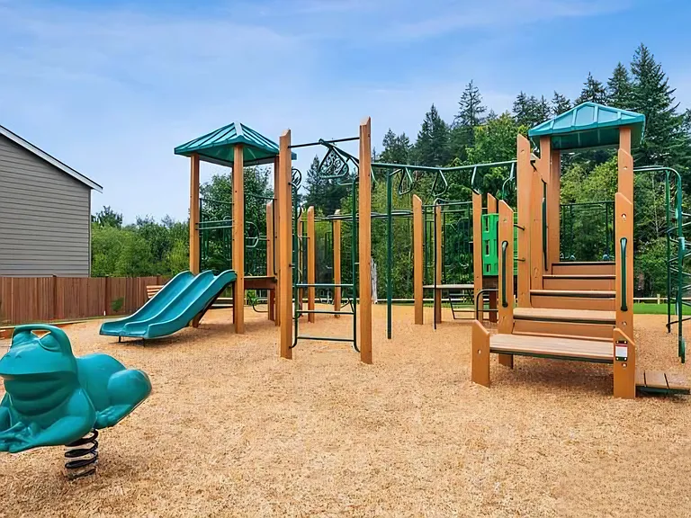 1561 SW Fielder Pl — Photo 14
