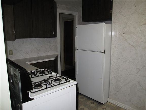 kitchen with appliances