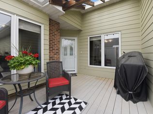 112 McKenzie Cir, Council Bluffs, IA 51503