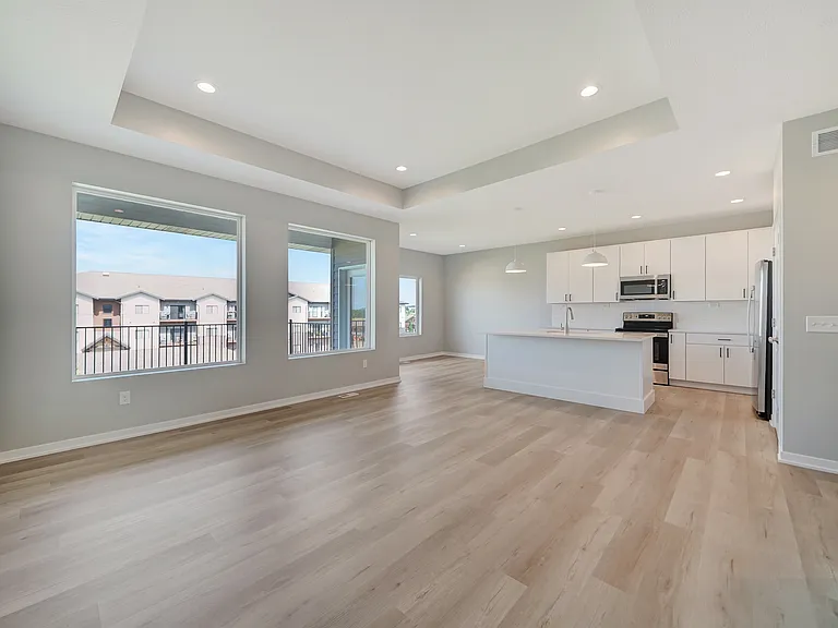 8926 S 42nd St — Photo 11