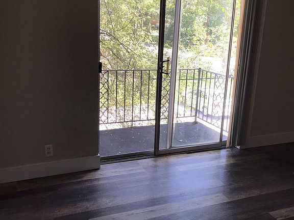 4th image of 735 Lepere Ave APT D